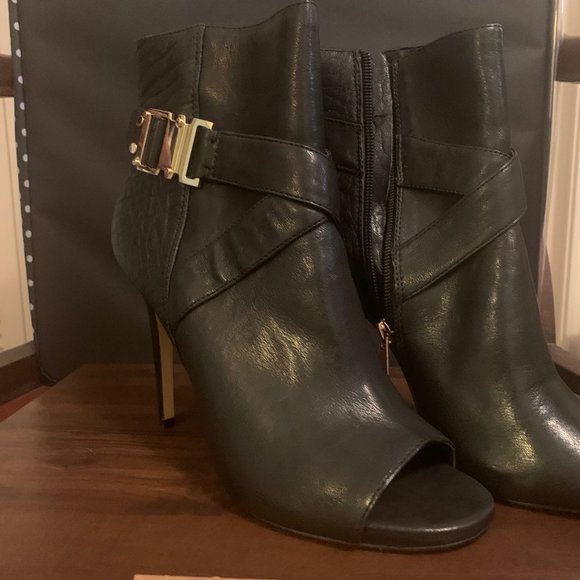 New Vince Camuto - Fruell  Ankle Boots - Picture 4 of 5